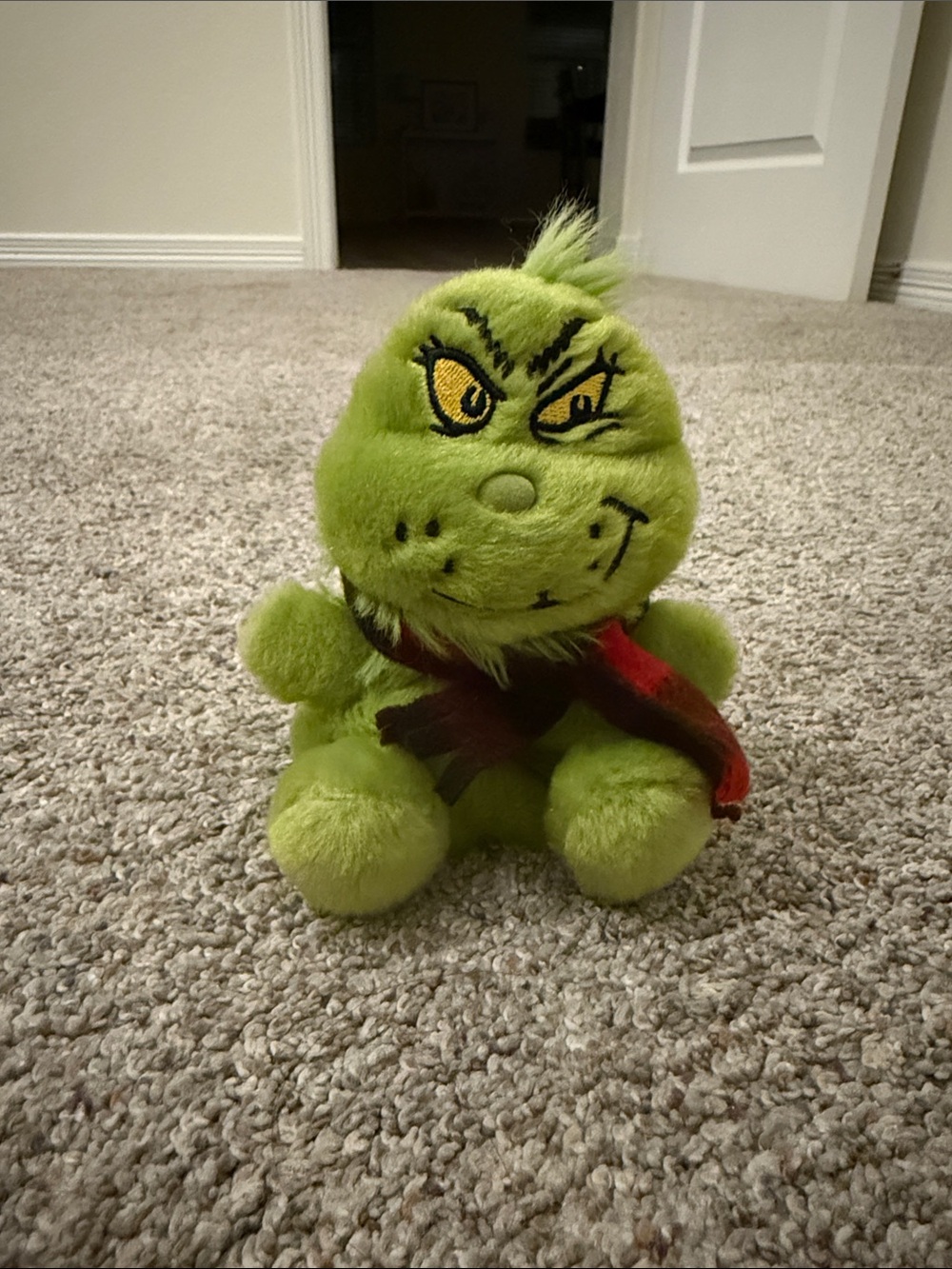 Dr. Seuss Grinch Aurora Palm Pals Plush Stuffed Animal